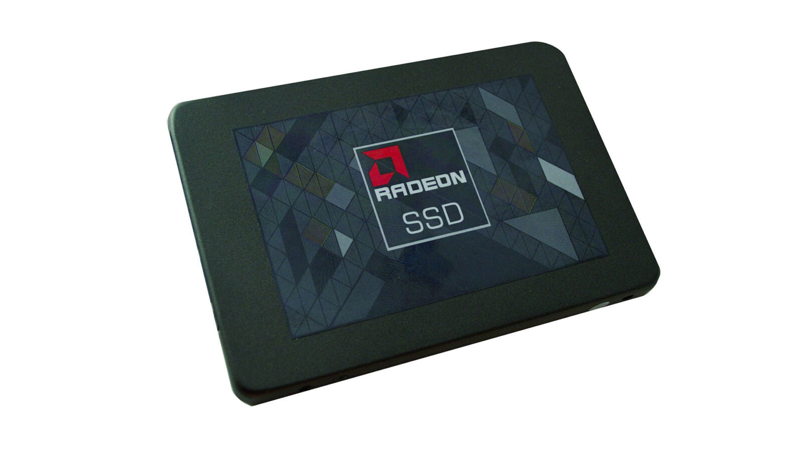 Silicom Motion 控制器與 TLC NAND Flash，AMD Radeon R3 系列 SSD 上架開賣 ...