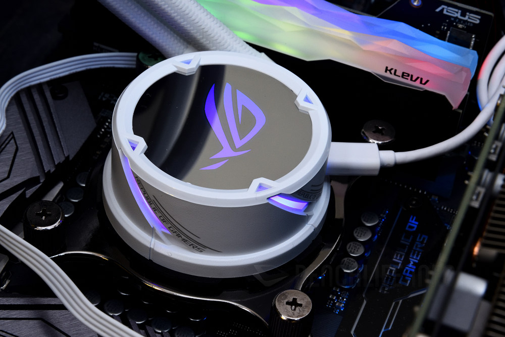 ASUS ROG Strix LC 360 RGB White Edition (1)