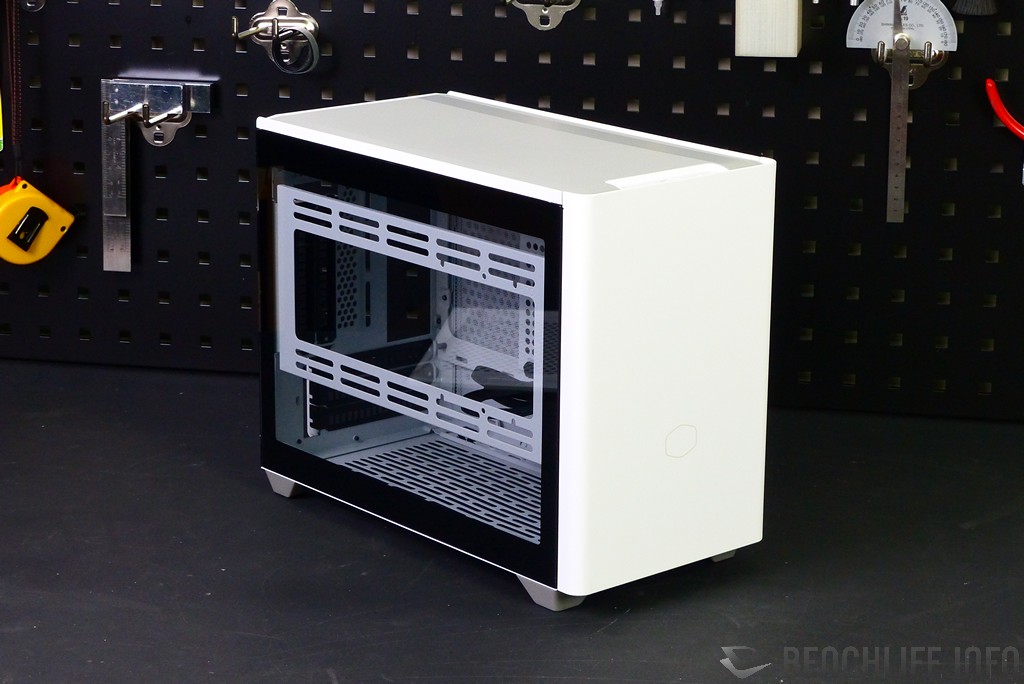 Cooler Master MasterBox NR200P with glass side panel
