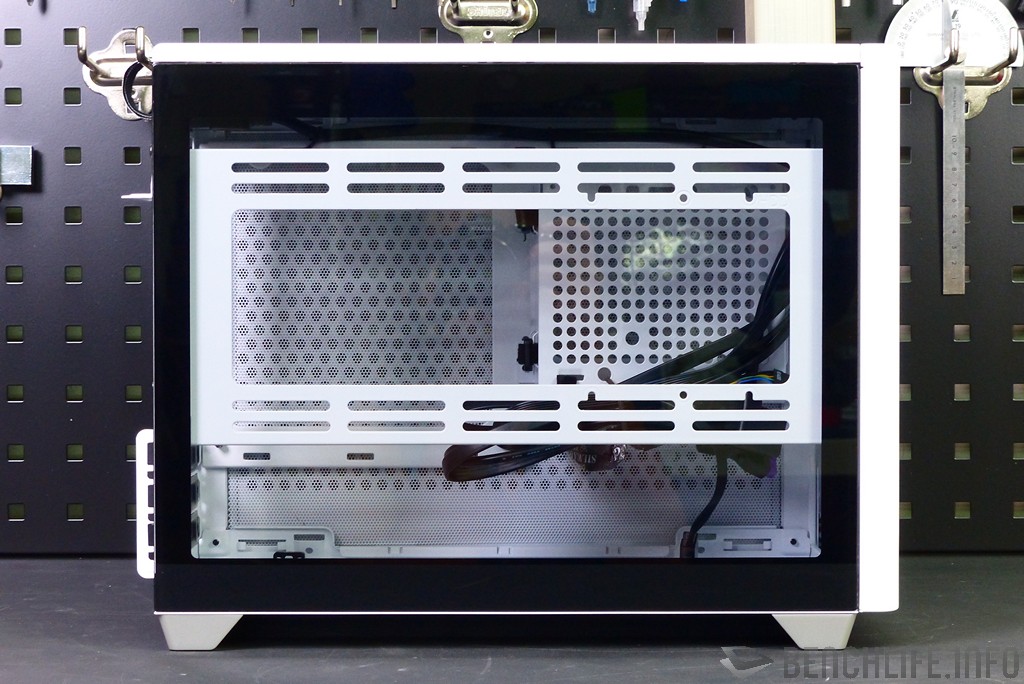 Cooler Master MasterBox side view with glass side panel