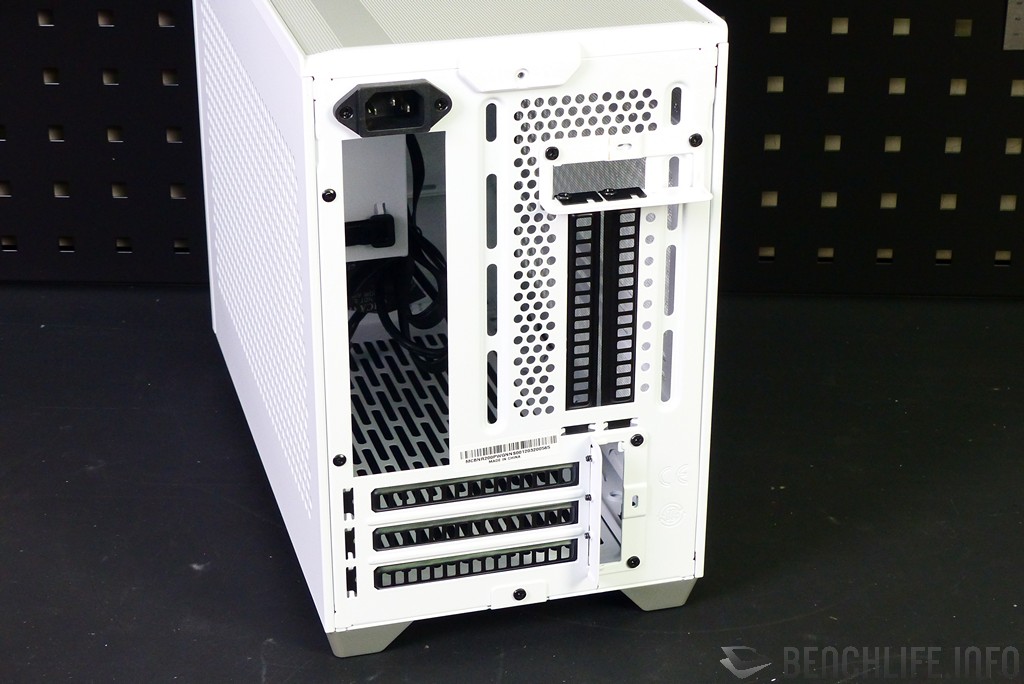 Cooler Master MasterBox NR200P back view