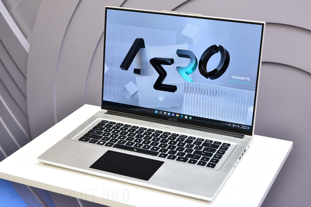 GIGABYTE AERO 15 (3)