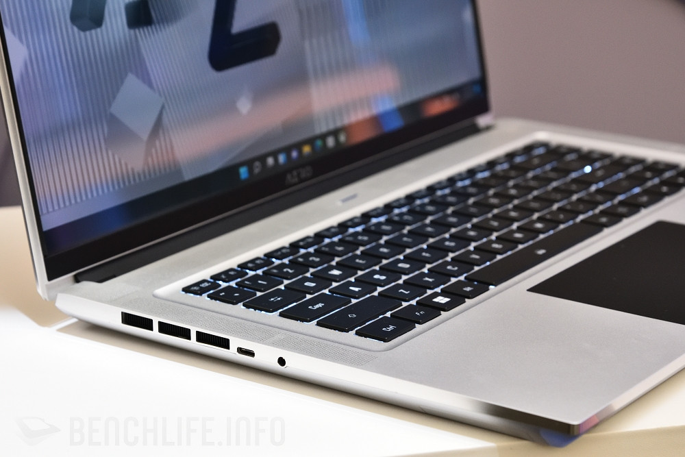 GIGABYTE AERO 15 (5)