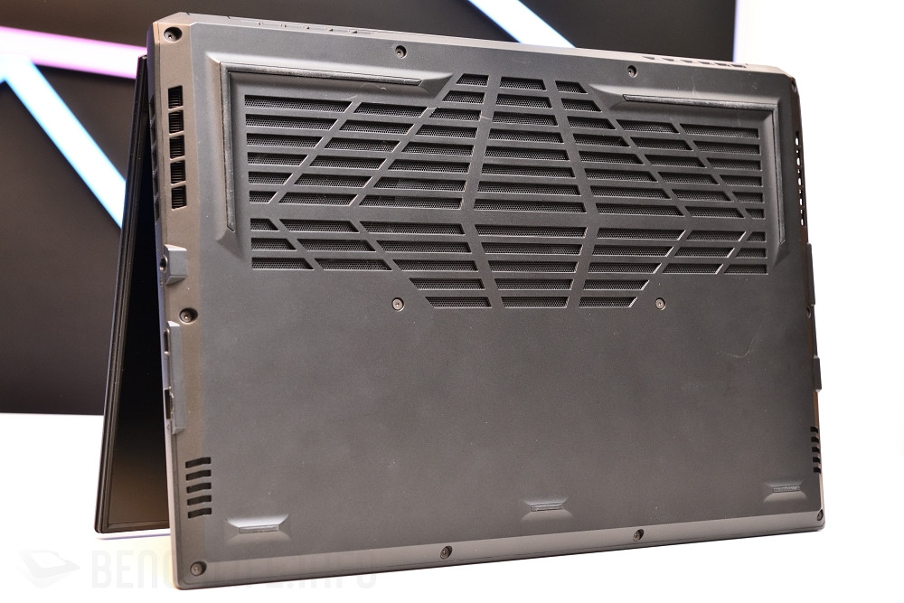 GIGABYTE AORUS 15 (2)