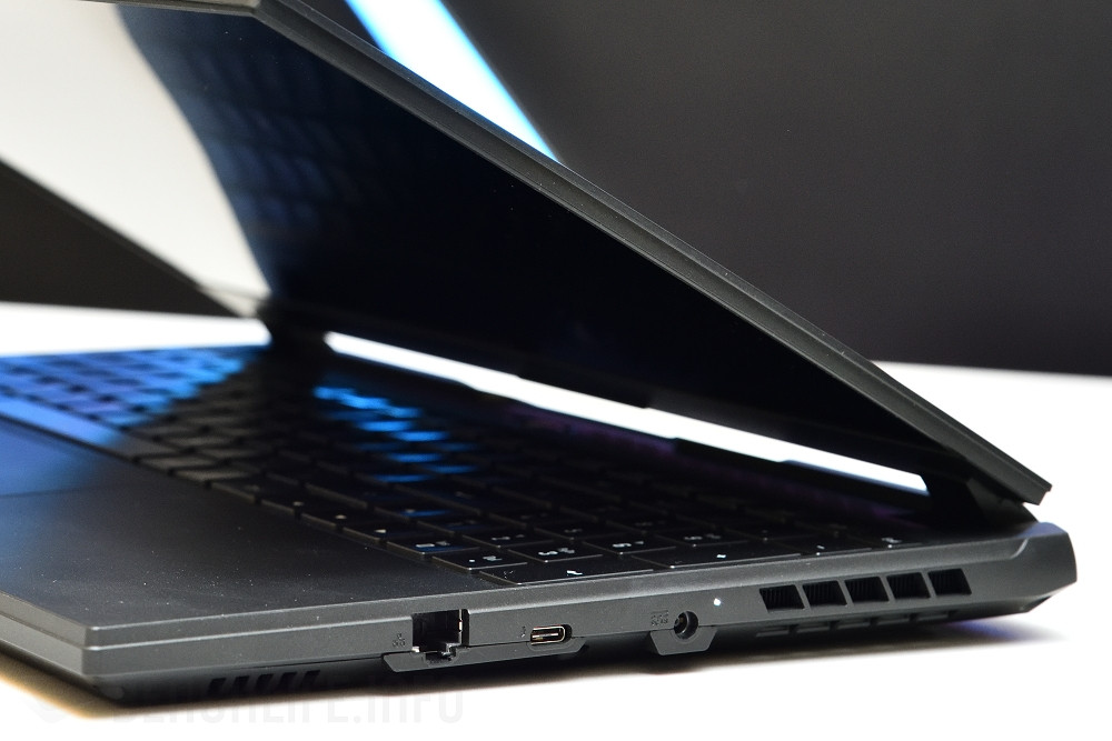 GIGABYTE AORUS 15 (3)