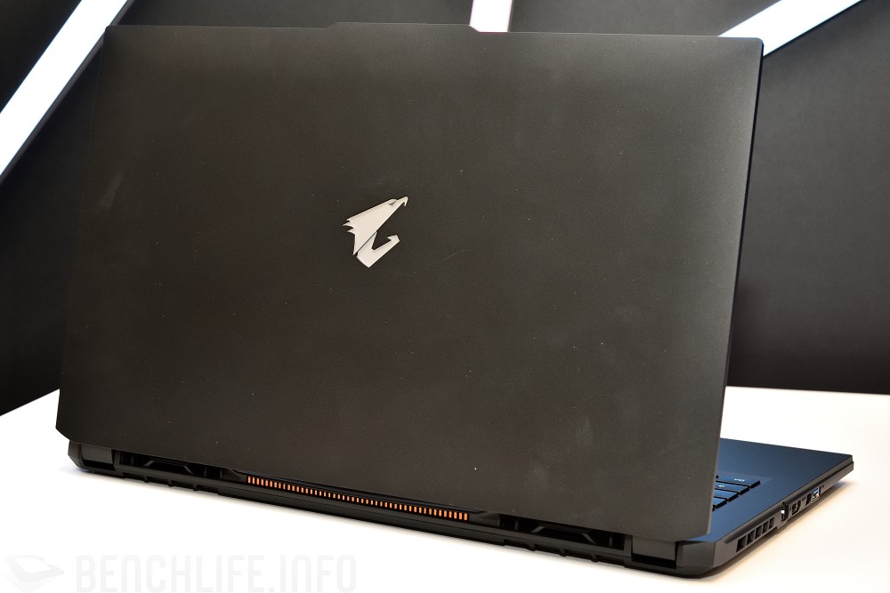 GIGABYTE AORUS 17 (5)