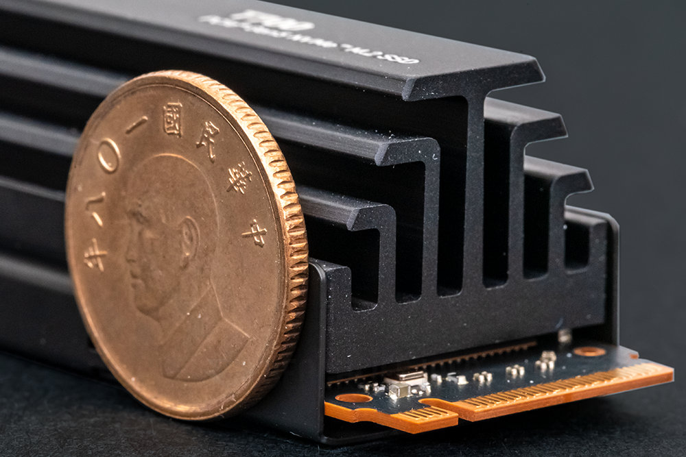 Crucial T70https://benchlife.info/wp-content/uploads/2023/06/Crucial-T700-PCIe-5.0-NVMe-SSD-10.jpg0 PCIe 5.0 NVMe SSD (13)