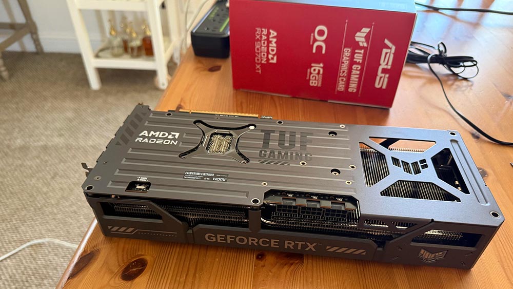 [情報] A卡TUF 9070XT印成「GeForce RTX」
