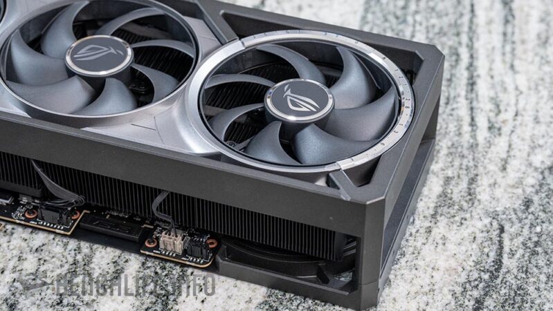 分離式的 GC-HWPR 子卡設計,ROG Astral GeForce RTX 5090 BTF 讓使用者有著更多選擇性 ...